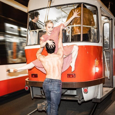 TRAMVAJ DO STANICE TOUHA